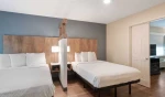 1 Bedroom Suite - 2 Full Beds
