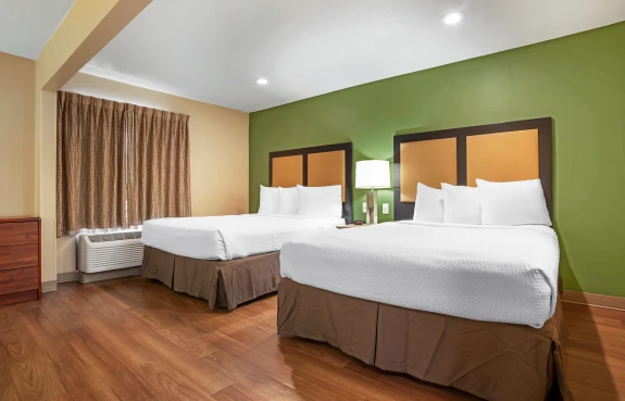 Deluxe Studio - 2 Queen Beds