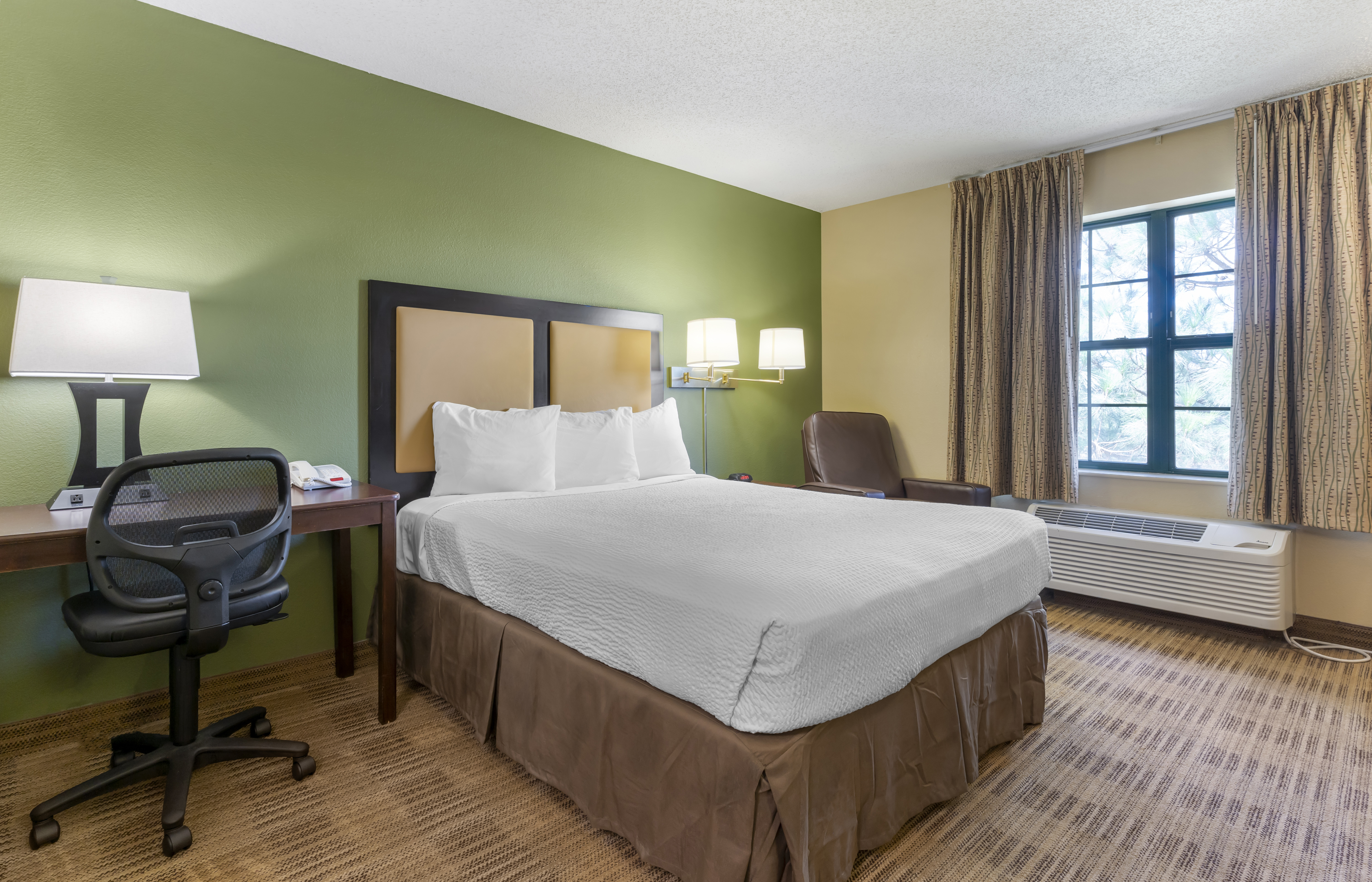 Studio Suite - 1 Queen Bed