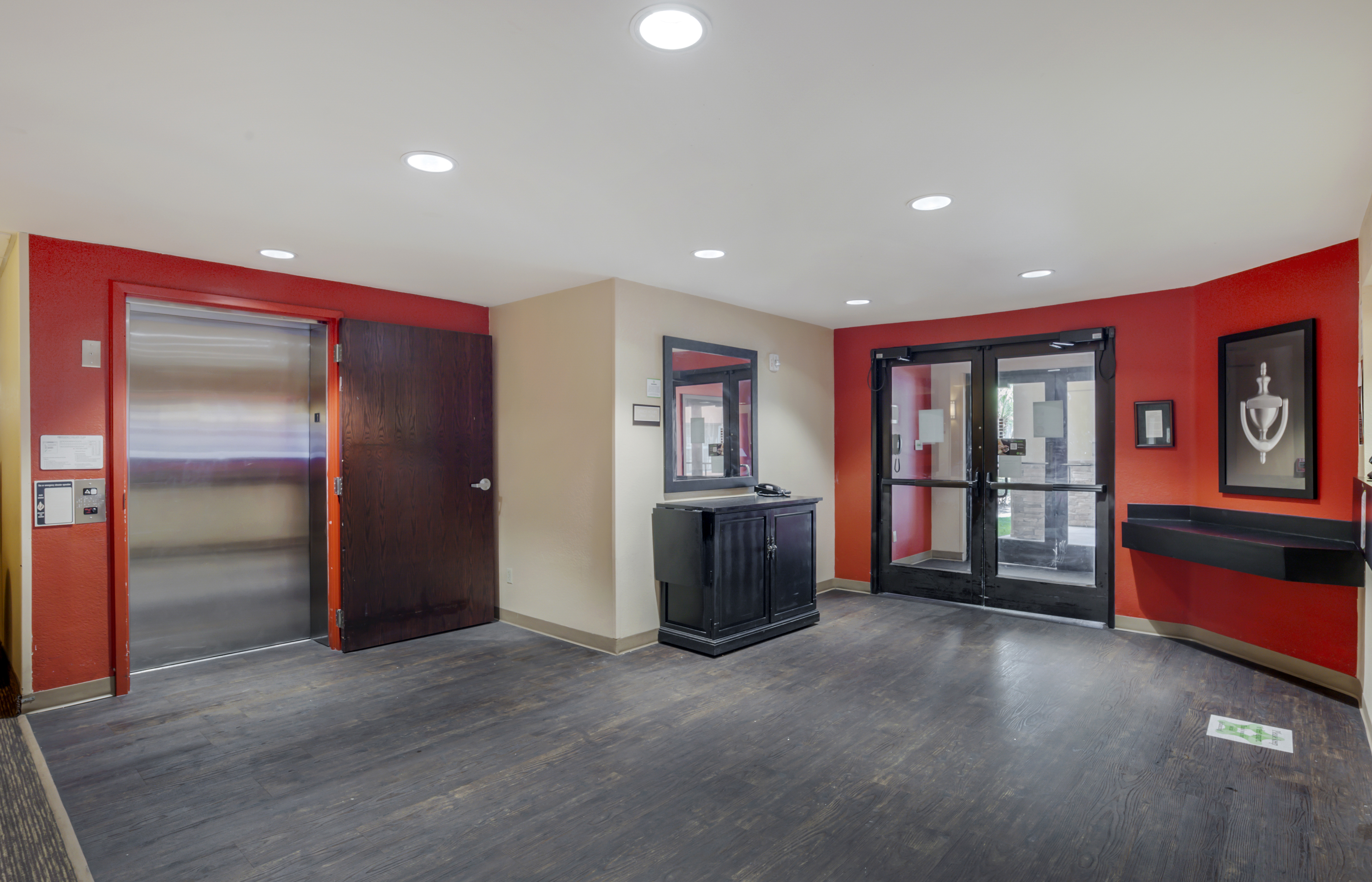 Lobby and Guest Check-in